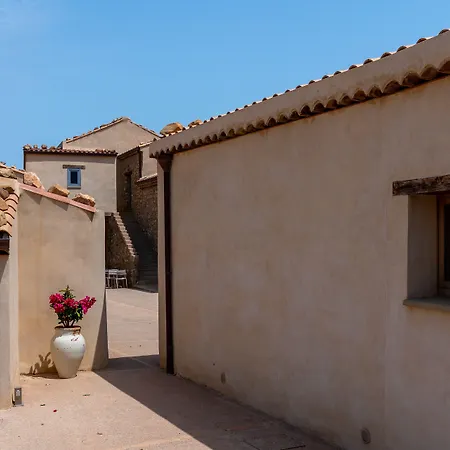 Borgo D'orlando - Small Country 4* Mirto (Messina)